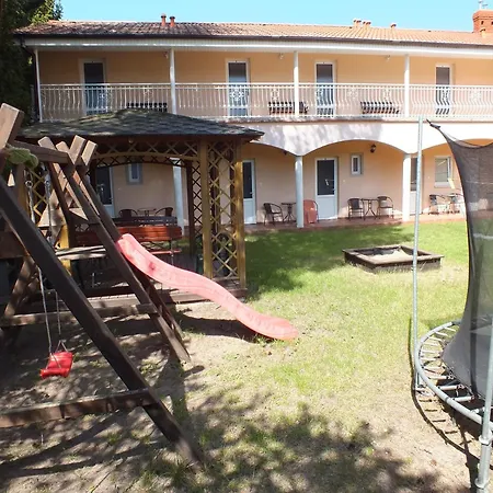 Piotrus Pan 게스트하우스 니에초르체